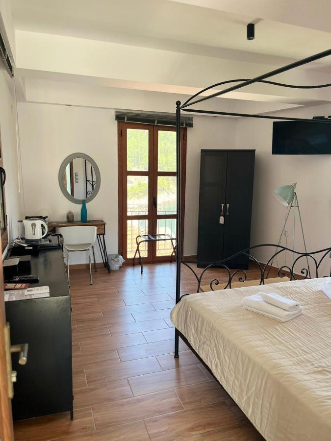 Vassilis Retreat Hotell Asos Exteriör bild